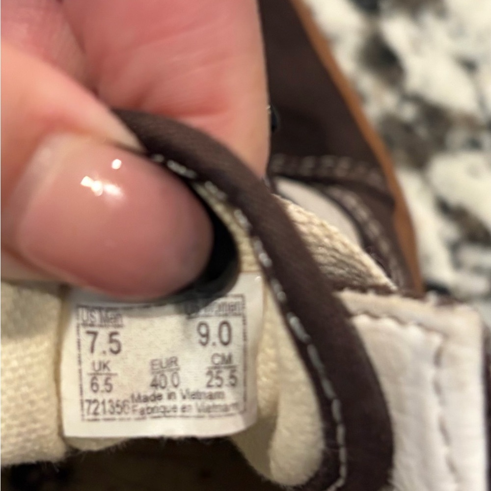 Vans - Picture 5 of 5
